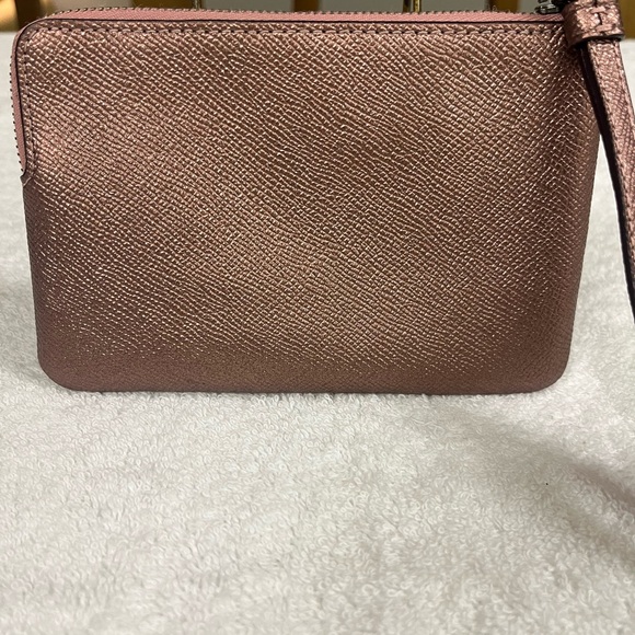 Coach Corner Zip Wristlet Wallet - Pink Metallic Saffiano Leather - Like New - Picture 3 of 5